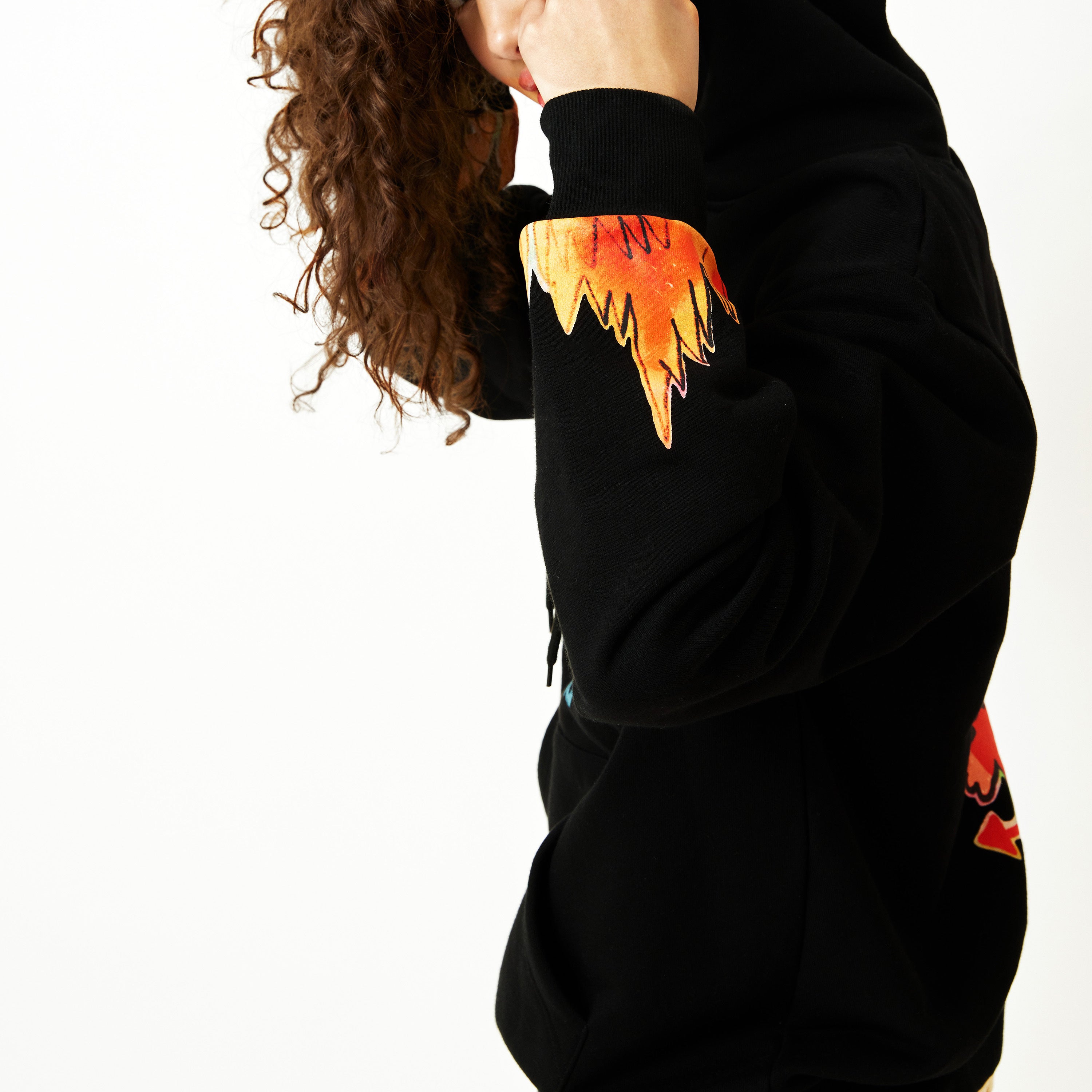 Mañana Será Bonito Devil Hoodie Lifestyle 2